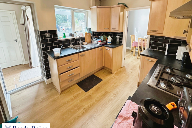 39, Westonview Avenue, Staffordshire photo 3