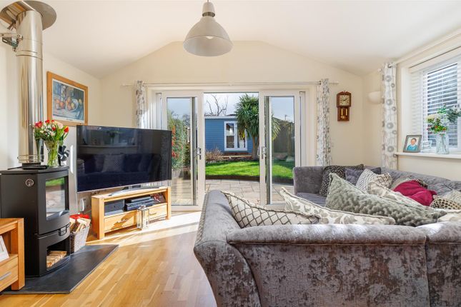 Thyme Cottage, 19, Hilton Road, Gurnard photo 2