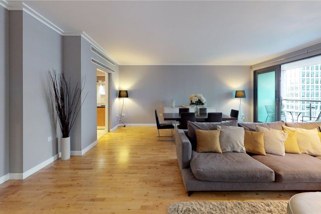 Flat for sale in Discovery Dock Apartments East, 3 South Quay Square, Canary Wharf, London