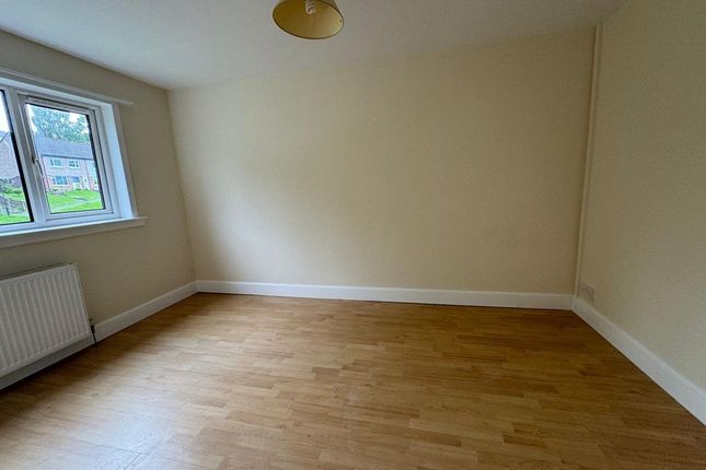 St. Valery Drive, Stirling photo 5