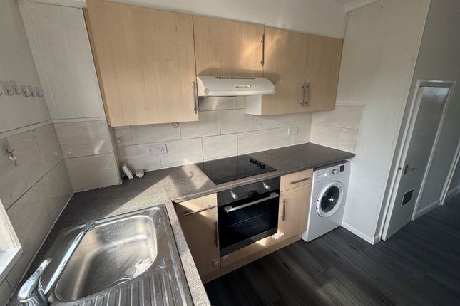 3 Sharpecroft, Harlow photo 4