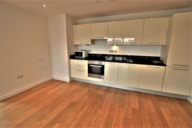 Flat 39 Lexington Apartments, Slough photo 2
