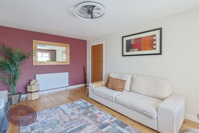 15, Rowan Drive, Nottingham photo 4