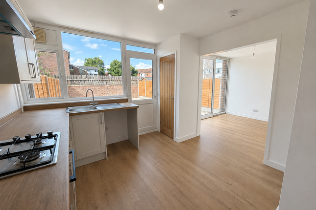 55a, Fort Cumberland Road, Southsea photo 4