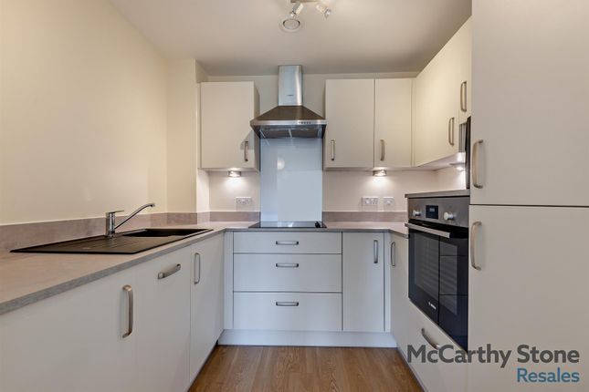 13 Queen Elizabeth Place, Orchard Lane, Alton photo 4