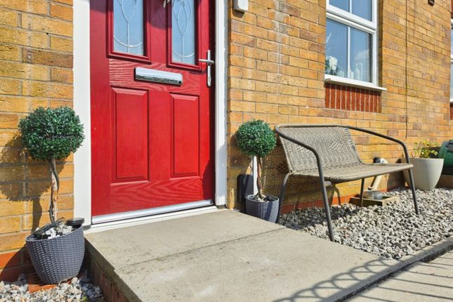 14, Heron Close, Stoke-On-Trent photo 3