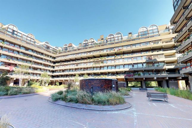 Flat to rent in Bunyan Court, Barbican, London