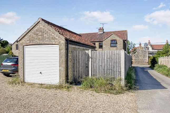 1 Pinfold Cottages, West End, Northwold photo 2