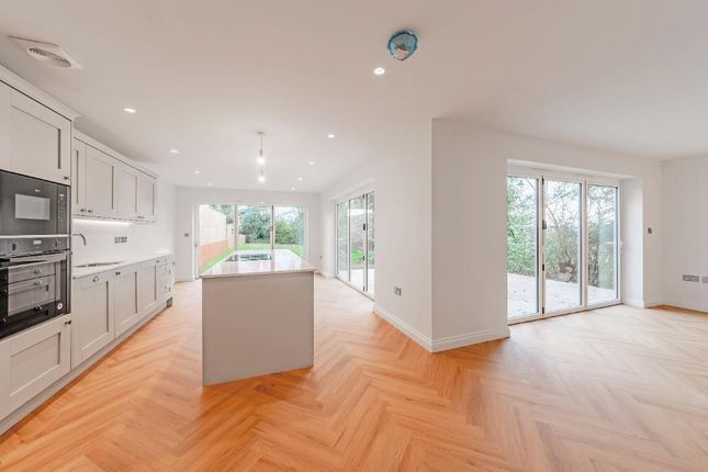 Chestnut House, Waterloo Road, Cranbrook photo 3