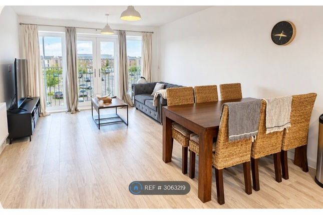 Flat, Hobbs Way, Gloucester photo 4
