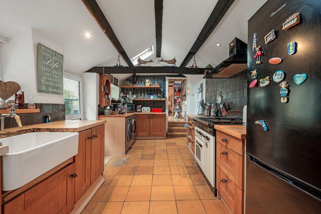 Cottage for sale in High Street Brackley, Northamptonshire