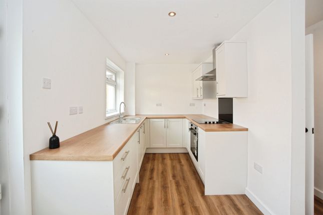 11, Yr Hendre, Cardiff photo 4
