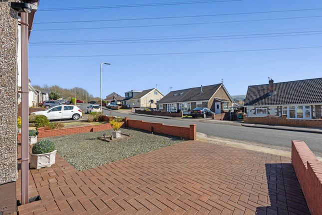 13 Meadow Crescent, Pontypridd photo 3