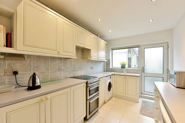 134, Marchwood Road, Sheffield photo 2