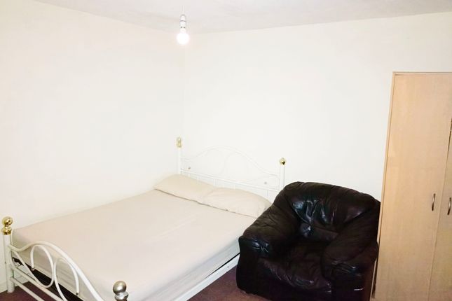 Thumbnail Shared accommodation to rent in Hobart Road, Tilbury