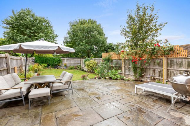 45 Overstrand, Aylesbury photo 3