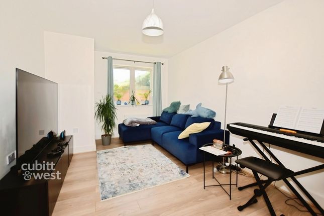65, North Mead, Chichester photo 4