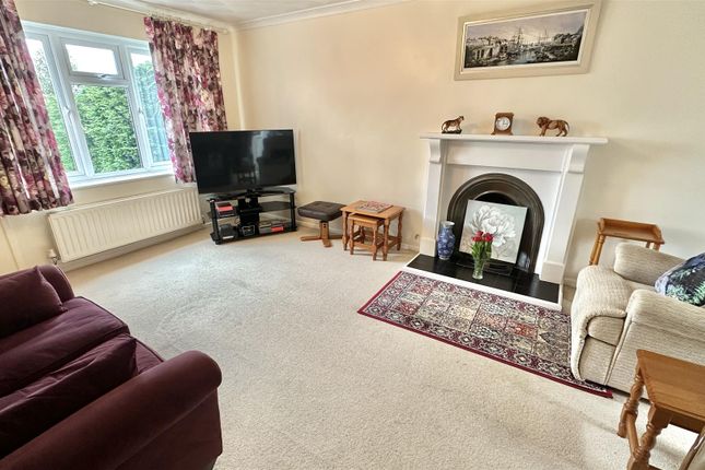 143, Edgcumbe Green, St. Austell photo 2