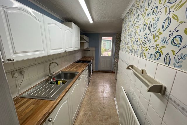 20, Torrington Avenue, Coventry photo 4