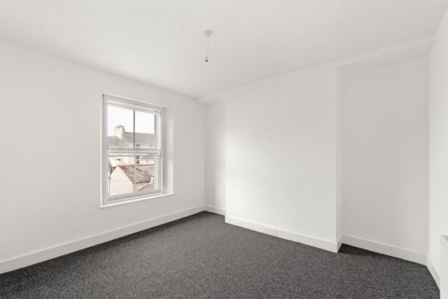 First Floor Flat, 4, Wyndham Street West, Plymouth photo 4