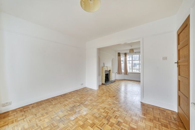 141 Barnfield Avenue, Kingston Upon Thames photo 2