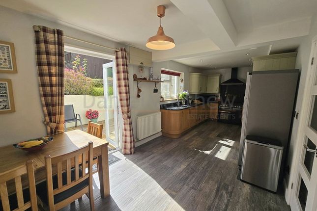 5 Heol Pandy, Bridgend photo 3