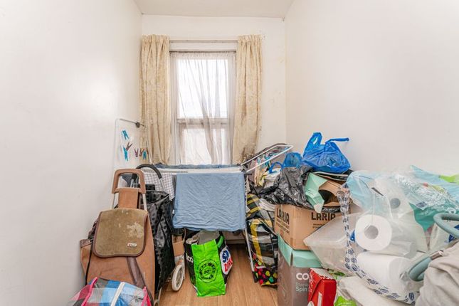 Flat for sale in Winchester Road, London