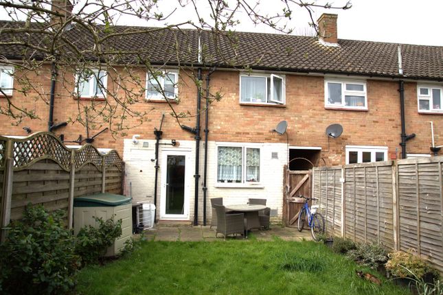 Terraced house for sale in Parry Green North, Slough