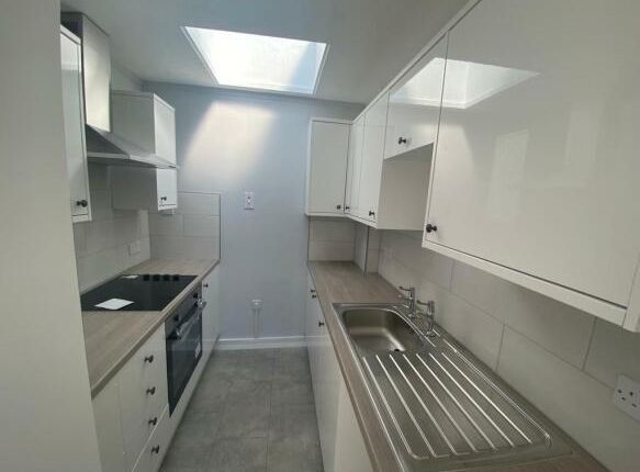 63 Manor Way, Deeping St James photo 2