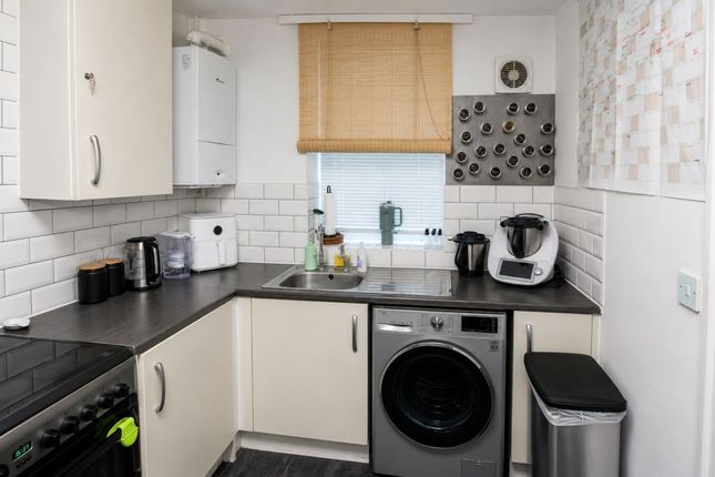 2, Vineyard Road, Telford photo 2