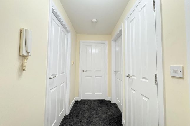 Flat 32 The Horizons, Moss Lane, Bolton photo 4