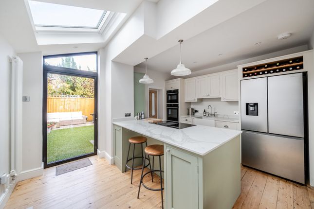 35, Chalford Road, London photo 2