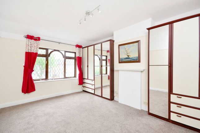 3-bed house on Wyresdale Crescent, Perivale, £540,000