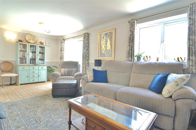 46, Bowbridge Lane, Gloucestershire photo 3