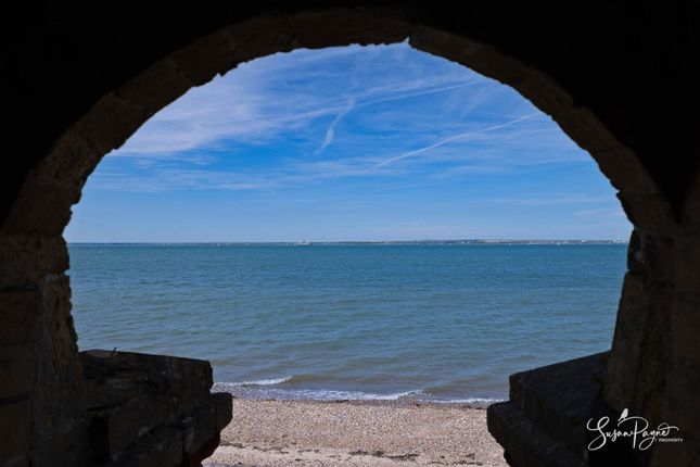 Flat A, Yarborough, Sea Close, Ryde photo 4
