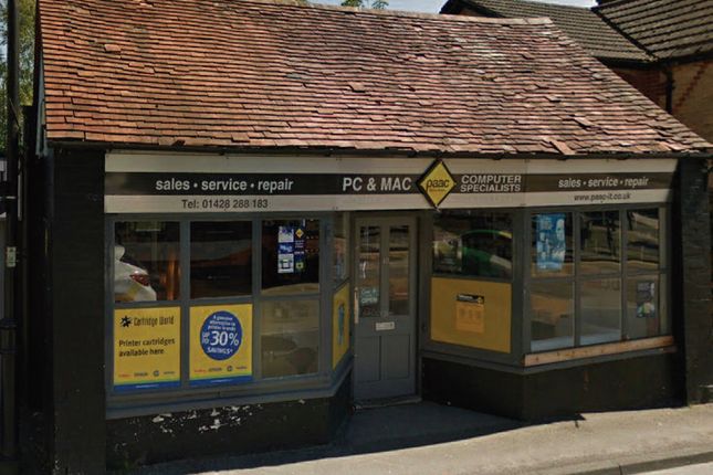 Retail premises to let in Lower Street, Haslemere
