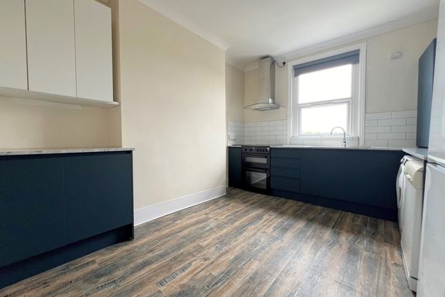Thumbnail Flat to rent in Camden Road, Tunbridge Wells