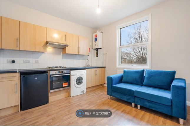 Kitchen/ Dining Room