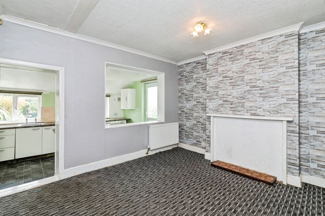 21, Oulton Road, Lowestoft photo 4