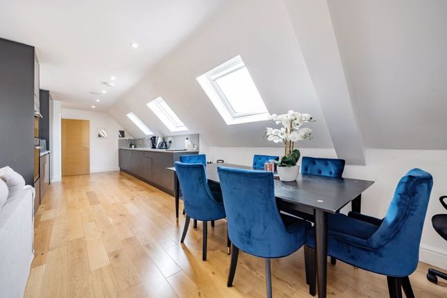 9 Oakridge Mansions, 158 Foxley Lane, Purley photo 4