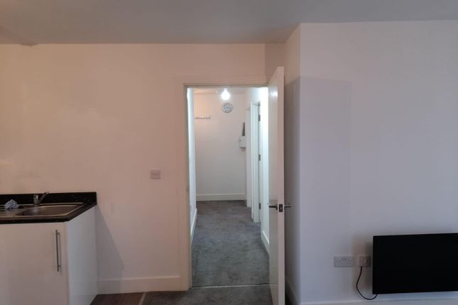 Flat to rent in West Derby Road, Anfield, Liverpool