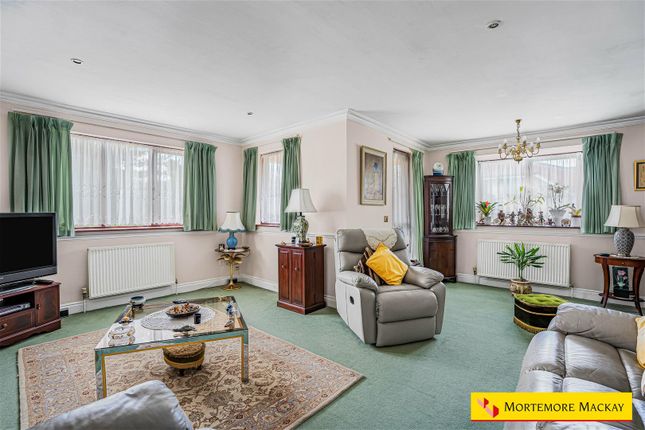 8 Portman Lodge, Brook Park Close, London photo 2