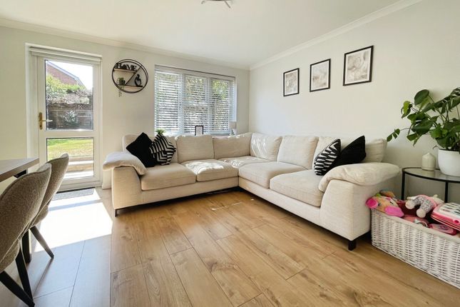 86, Sandringham Way, Camberley photo 3