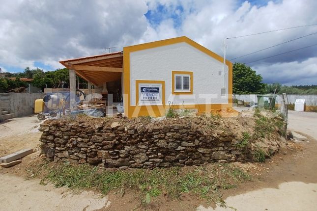 Semi-detached house for sale in Serra E Junceira, Tomar, Santarém