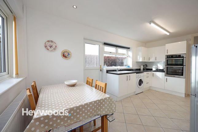 41 Golborn Avenue, Stoke-On-Trent photo 4