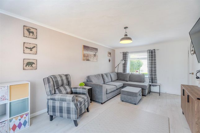 11, Charles Path, Airdrie photo 4