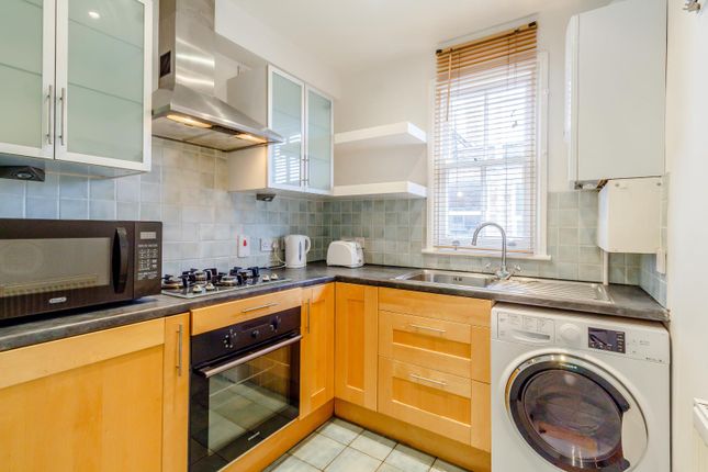 Thumbnail Terraced house to rent in Salusbury Road, London