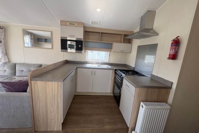 Willerby Linwood, Main Road, Wareham photo 3