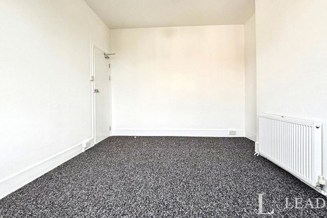 Room 5, 171, West Road, Westcliff-on-Sea photo 3