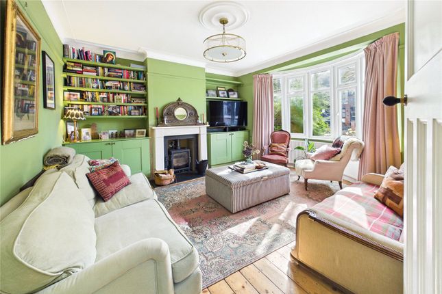 101, Cricklade Avenue, London photo 3